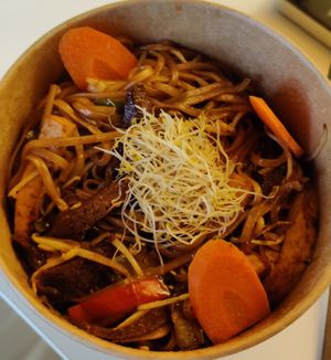 Teriyaki wok at Vegan Mount in Barcelona