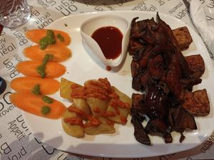 Tofu con shiitake y berenjena at Vegan Mount in Barcelona