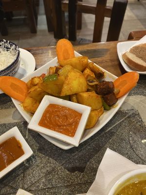 Patata bravas, Indian style   at Vegan Mount in Barcelona