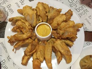 Cebolla rebozada  at Vegan Mount in Barcelona