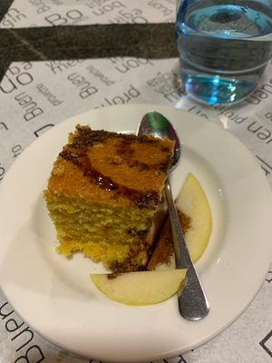 Tarta de zanahoria at Vegan Mount in Barcelona