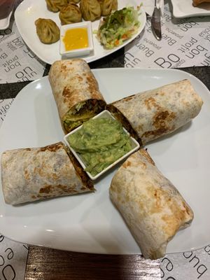 Wrap con queso vegano y guacamole 10,99€ at Vegan Mount in Barcelona