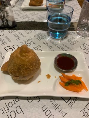 Samosa at Vegan Mount in Barcelona