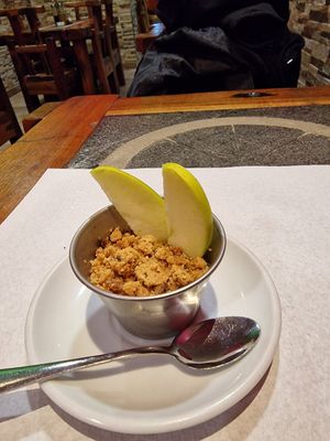 Apple crumble,  part of menu del dia at Vegan Mount in Barcelona
