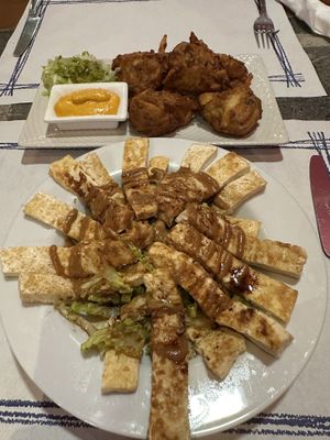 Large servings for hot snacks  at Vegan Mount in Barcelona