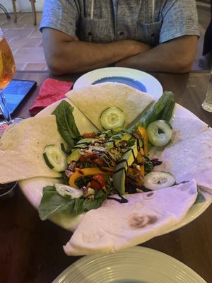 Ensalada con Pan pita  at Santas Iguanas in Sayulita
