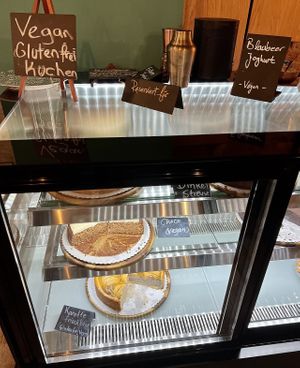 Vegan options  #Veganuary at Ezim Cafe in Frankfurt