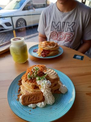 Obviously my boyfriend's dish wasn't vegetarian. Mine was and it was amazing 🤩 The juice was also very good at Brunch Club in Funchal