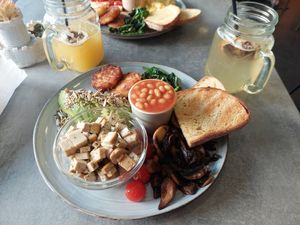 Vegan breakfast 13 euros at Brunch Club in Funchal