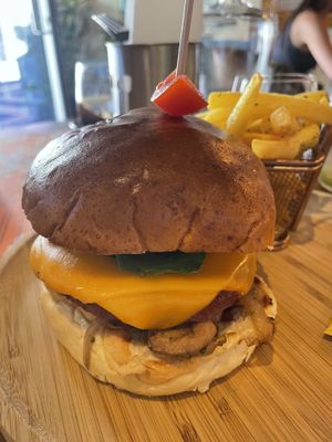 beetroot and tofu burger   at Loft Brunch & Cocktails in Funchal