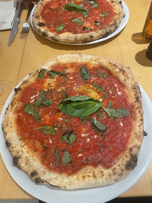 Pizza Marinara  at Pizzeria Lume in Funchal