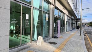 Exterior of location - street view at Vegan Pet Food - 비견 in Seoul
