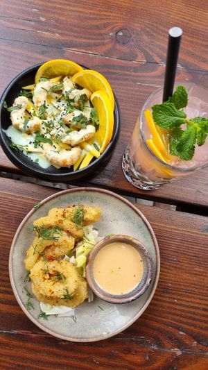 Squids, shrimps and the juice - I think it was guava with 1 or 2 other fruits at Vegang - P-Berg in Berlin