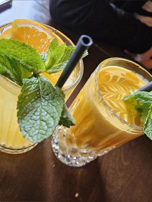 Let's Pash & Mango Tango (5.9€ each) at Vegang - P-Berg in Berlin