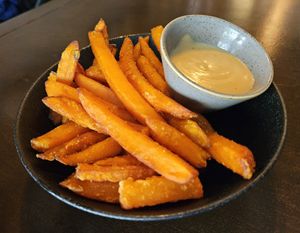 'Sweet Potato' with chili-mayo dip (5.5€) at Vegang - P-Berg in Berlin