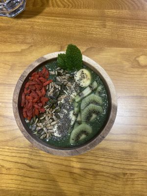 detox bowl at Zenith Brunch & Cocktails in Barcelona