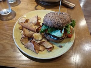 Hamburguesa vegana at Zenith Brunch & Cocktails in Barcelona