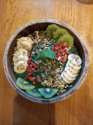 Detox bowl at Zenith Brunch & Cocktails in Barcelona