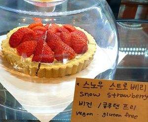 strawberry at Sunshine Parlour in Seoul