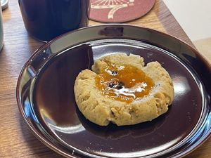 The passion fruit jam cookie  at Sunshine Parlour in Seoul