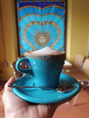 The lip of this coffee is dipped in cinnamon sugar. Super good at Sunshine Parlour in Seoul