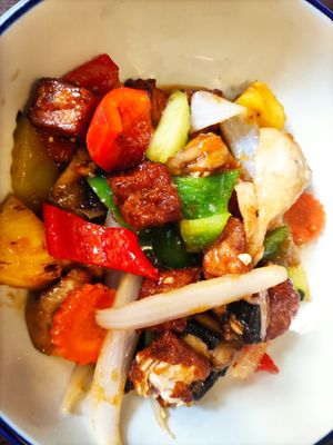 Wok Piaw wan veganizado con vegetales y tofu at Petit Bangkok in Sitges