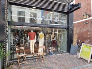 Front at Nukuhiva in Utrecht