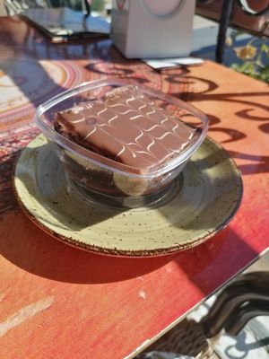 Vegan brownie at Petek Pastahanesi in Famagusta