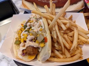 Plant Based - Slaw Dog & Fries #Veganuary at Walt Disney World - Casey's Corner in Lake Buena Vista