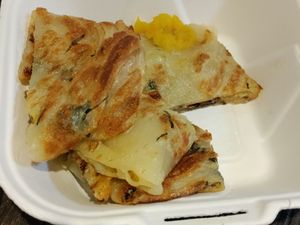Pumpkin filled scallion bread at Vegan Resort 啼岸 in Taipei