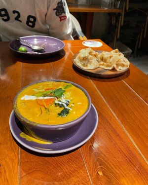 黄咖喱雜菜 at Nara Thai Cuisine in Kowloon