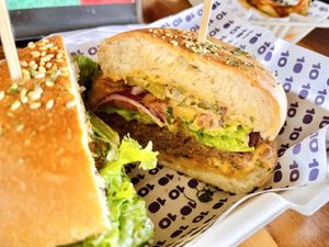 Mother Burger  at Diez de Diez - 10/10 in San Salvador