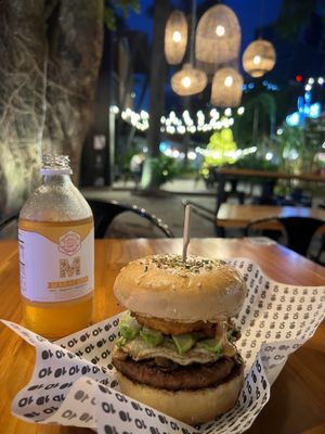 The BBQ Meltdown Burger  at Diez de Diez - 10/10 in San Salvador