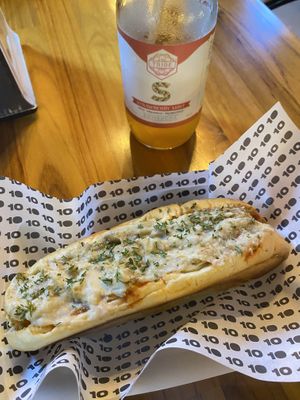 Chicken sandwich & kombucha  at Diez de Diez - 10/10 in San Salvador