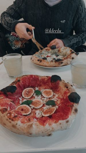 Vegan pizza at Wolke in Vienna