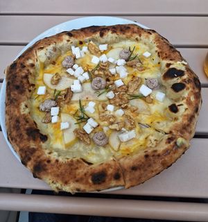 Pizza Bianca, very good, and I loved the combination (usually you don't see non vegan places with these kinds of options) at Wolke in Vienna