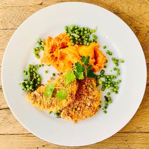 Sellerie-Schnitzel mit Cornflakespanade at Gästehaus am Klostersee in Kloster Lehnin