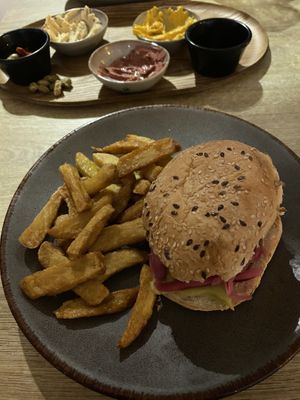 vegan burger with beyond burger patty  at Basal Grill & Beach in Gran Canaria
