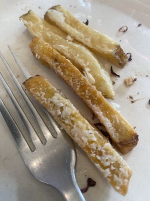 The nastiest chips 🍟 on the planet.  at Titi Batu in Ubud