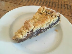 poppyseed plum cake at Die Rebellion des Zimtsterns in Berlin