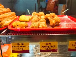 Butterfly bun at Delisnacks 德利食 - North Bridge Road in Central Singapore