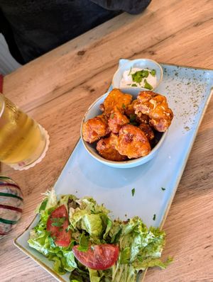 Vorspeise: Blumenkohl Wings mit Sour Cream at Elmenhorster Mühle - Burger & Mehr in Waltrop
