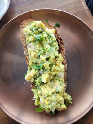 sourdough slice with guacamole at Fit Choices in Cartagena