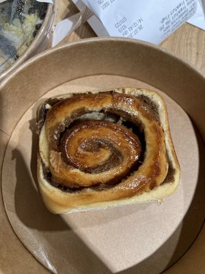 Worst cinnamon roll I’ve ever tasted   at Natoo in Frankfurt