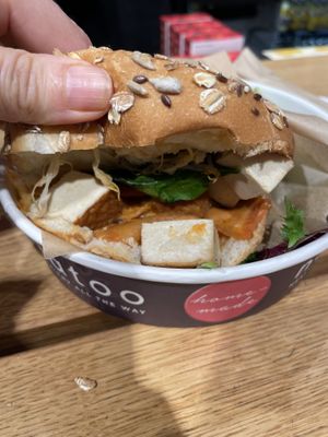 Asian Burger, salad was seperated 🤷‍♀️  at Natoo in Frankfurt