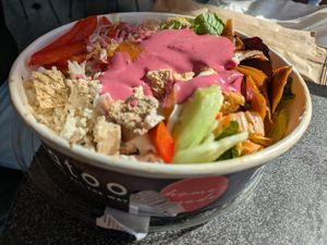 Tofu salad with beet root dressing at Natoo in Frankfurt