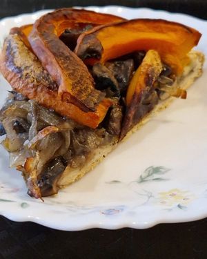 Tarte salée végane at J'ai du bowl in Valenciennes