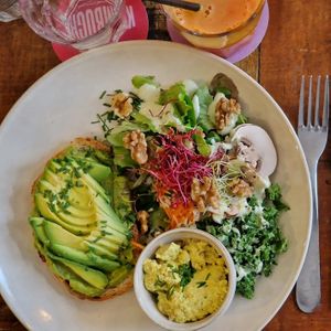 Brunch végan at J'ai du bowl in Valenciennes