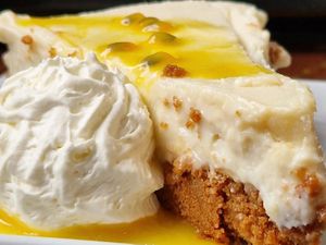 Cheesecake et chantilly vegan at J'ai du bowl in Valenciennes