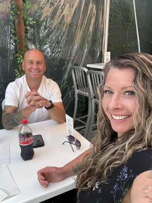 Great atmosphere   at Hot Johnnie's in San Francisco